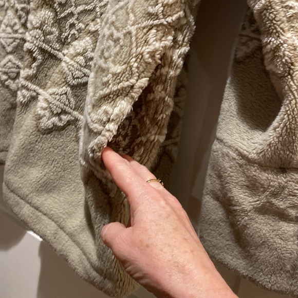 Duffel fleece jacket. Ladies size medium (oversized coat) - Picture 6 of 10